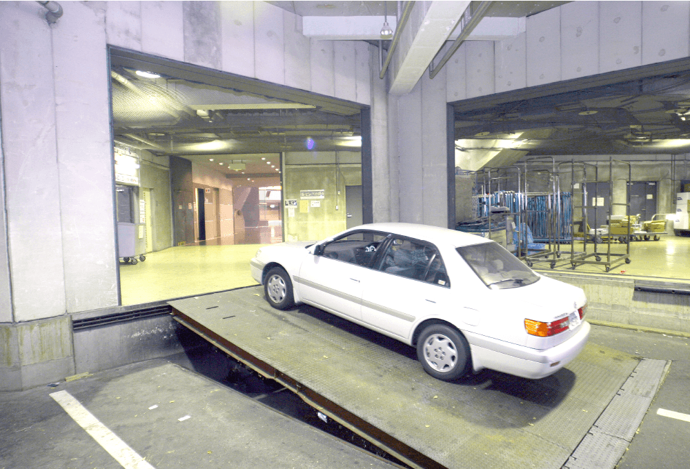 会場の地下には、1日最大550円の駐車場も完備